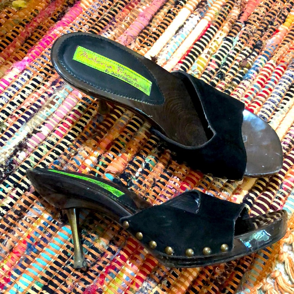 Material Prima Black Suede Heels